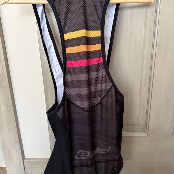 Eliel Men's Cycling Kit:  Bibs and Jersey - Picture 3 of 6